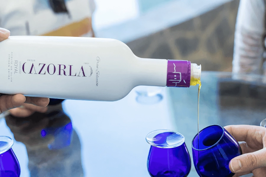 Alyvuogių aliejus salotoms – kaip išsirinkti geriausią? 20 Premium alyvuogių aliejus